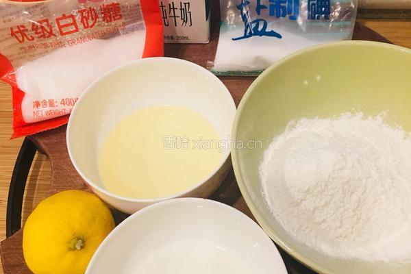 抹茶拉花戚风蛋糕的做法图解1