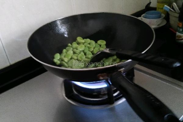 炒蚕豆的做法图解4