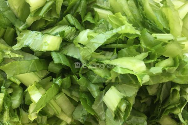 猪肉烩小白菜的做法图解1