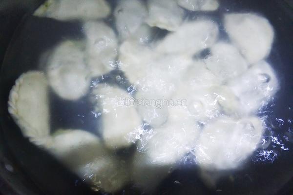 韭菜肉馅饺子（花边饺）的做法图解13