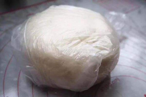 美味葱油饼的做法图解1