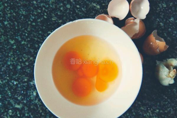 火腿炒鸡蛋的做法图解1
