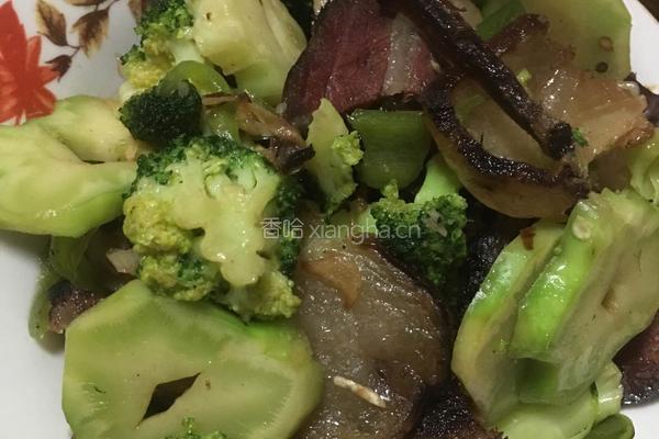 腊肉炒西兰花的做法图解6