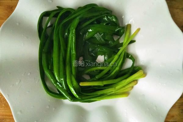 孜然烤韭菜的做法图解3
