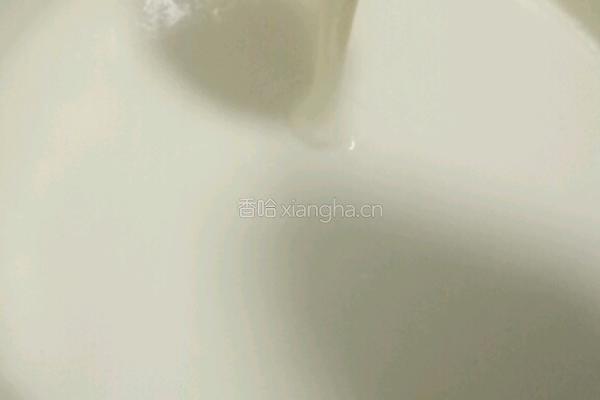 牛奶松饼的做法图解1