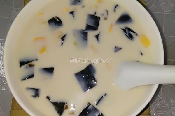 芒果三色豆烧仙草奶茶的做法图解6