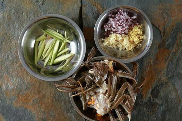 香茅咖喱焗蟹的做法图解1