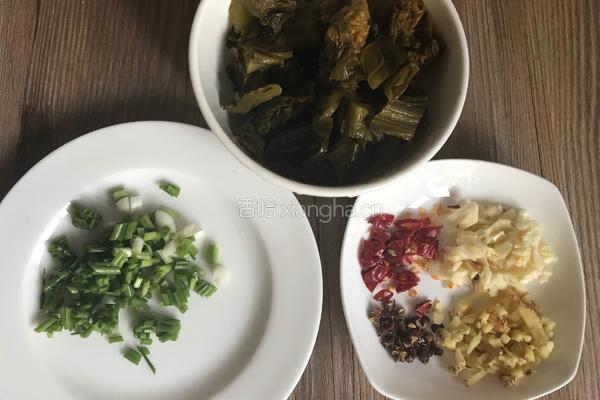 鱼籽酸菜汤的做法图解2