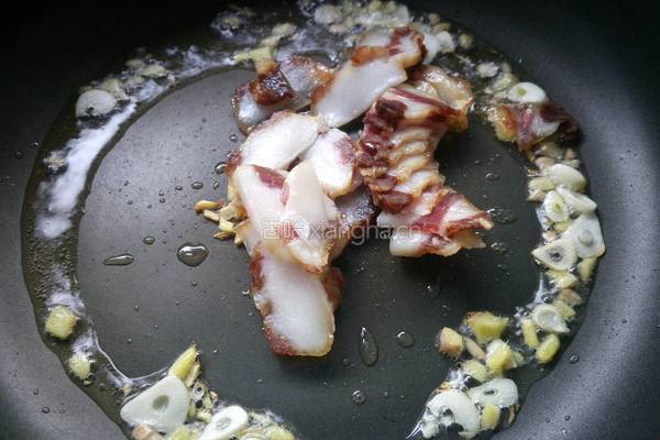 野芹菜炒腊肉的做法图解6