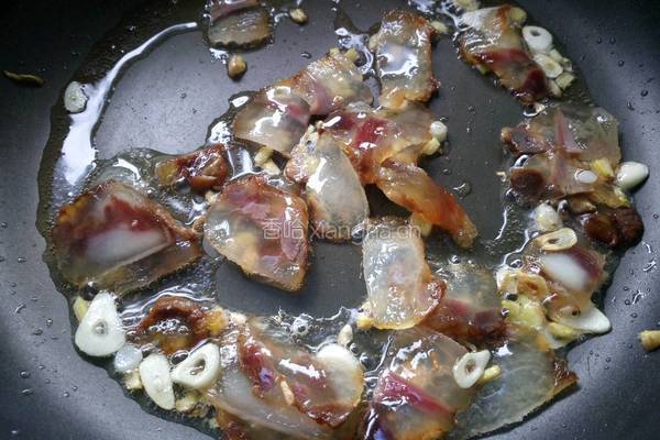 野芹菜炒腊肉的做法图解7