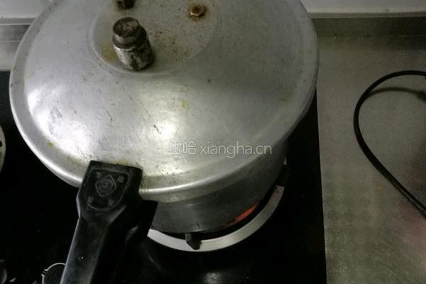 西红柿土豆牛肉汤的做法图解5