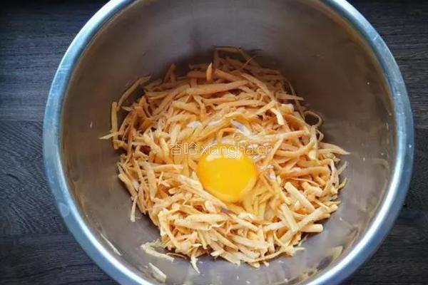 红薯鸡蛋早餐饼的做法图解3