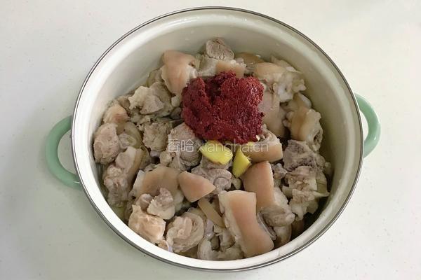 红糟焖猪蹄的做法图解5