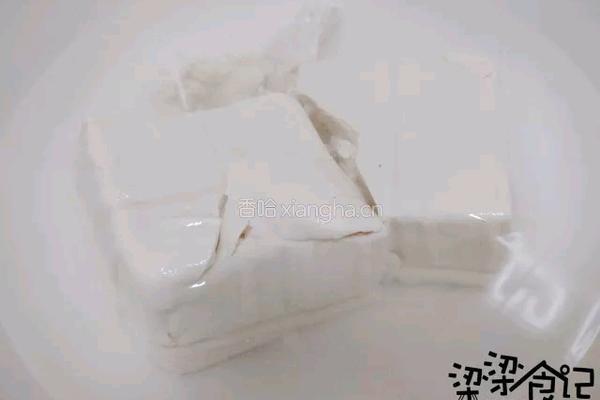 蟹黄豆腐的做法图解3