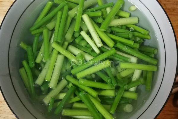 蒜苔炒鸡蛋的做法图解5