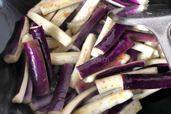 茄子长豆的做法图解3