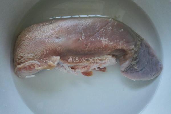 凉拌猪舌的做法图解1