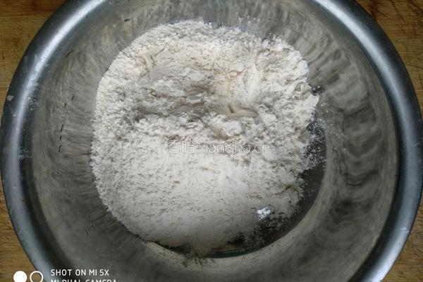 油泼面的做法图解1