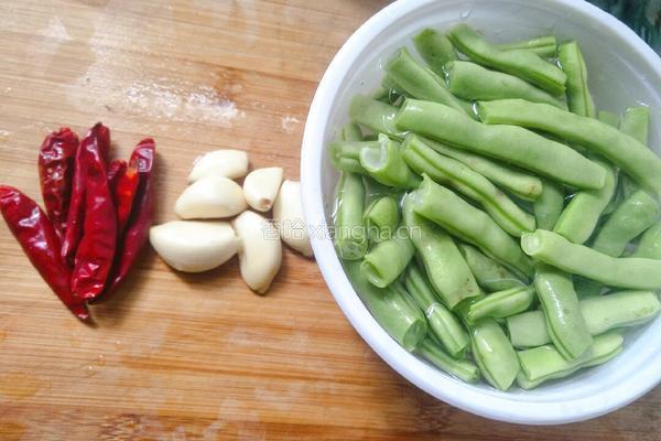 干煸四季豆的做法图解1