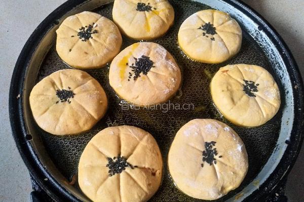 南瓜豆沙饼的做法图解9