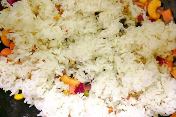 腰果蛋炒饭的做法图解9