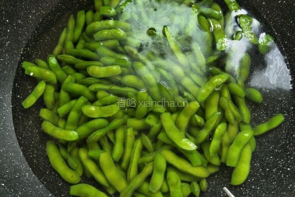 凉拌毛豆的做法图解2