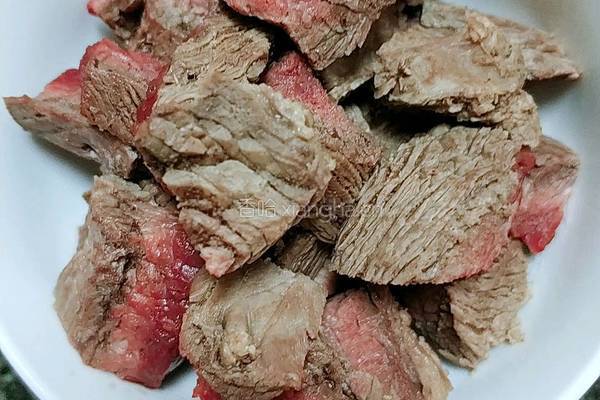 土豆烧牛腩的做法图解1