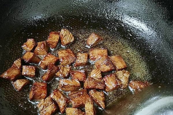 土豆烧牛腩的做法图解5