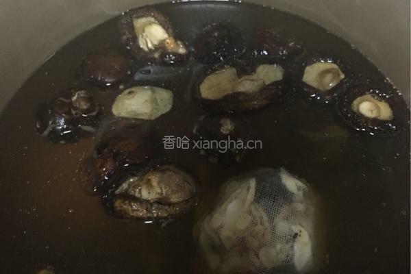 乌鸡滋补汤的做法图解1