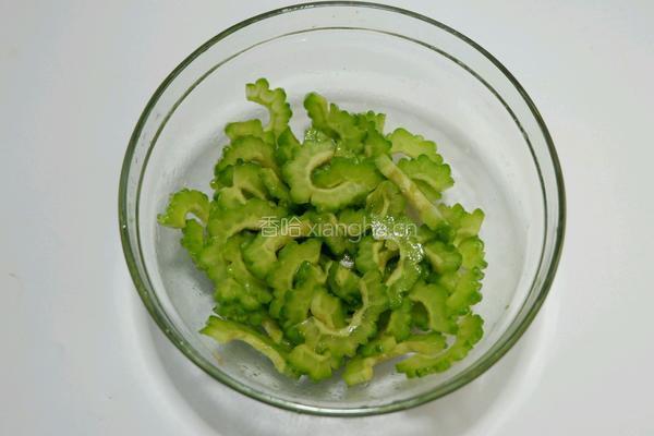 清拌苦瓜的做法图解7