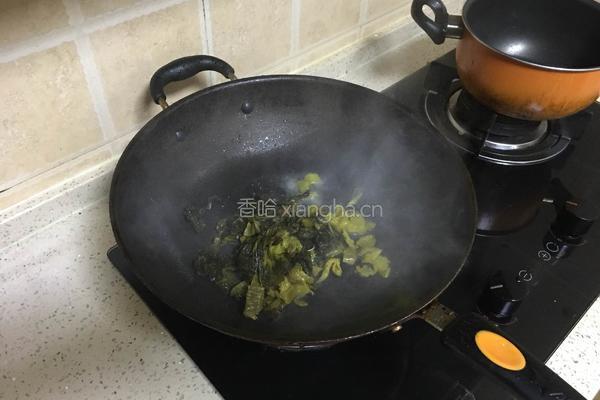 酸菜粉丝汤的做法图解3