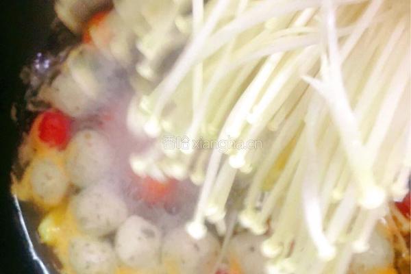 千禧果金针菇丸子汤的做法图解5