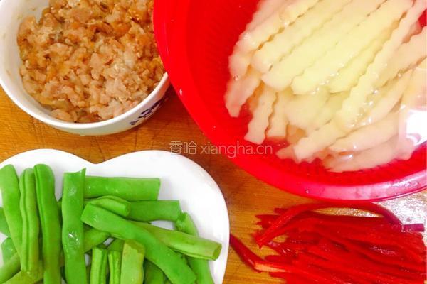 肉末土豆炒豆角的做法图解3