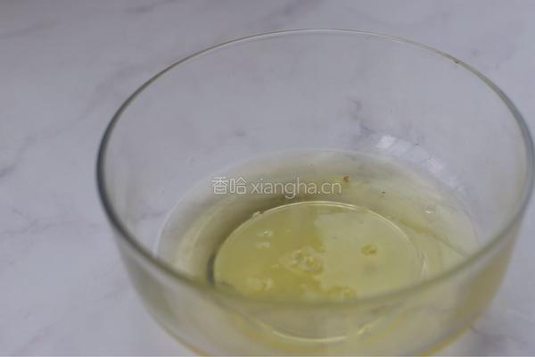 香蕉戚风的做法图解2