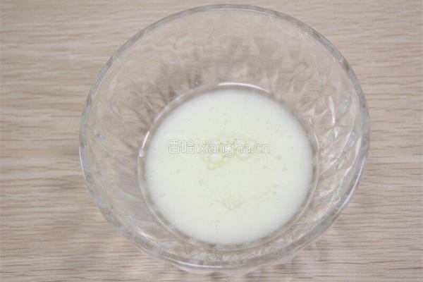 颜值爆棚的草莓蛋糕的做法图解4