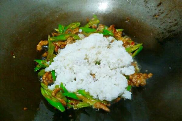 双椒肉丝炒饭的做法图解17