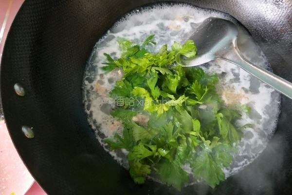芹菜叶皮蛋瘦肉汤的做法图解10