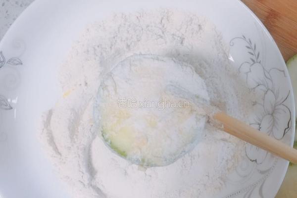 香煎西葫芦饼的做法图解4