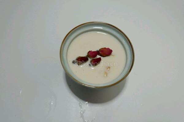 玫瑰牛奶炖花胶的做法图解7