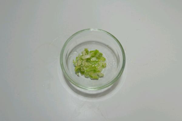 蒜苔炒蛋丝的做法图解2