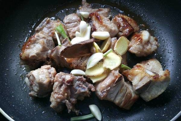 红烧排骨炖土豆的做法图解12