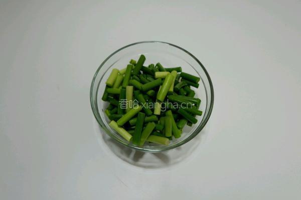 蒜苔炒猪心的做法图解4