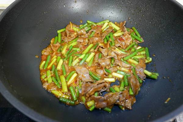 蒜苔炒猪心的做法图解8