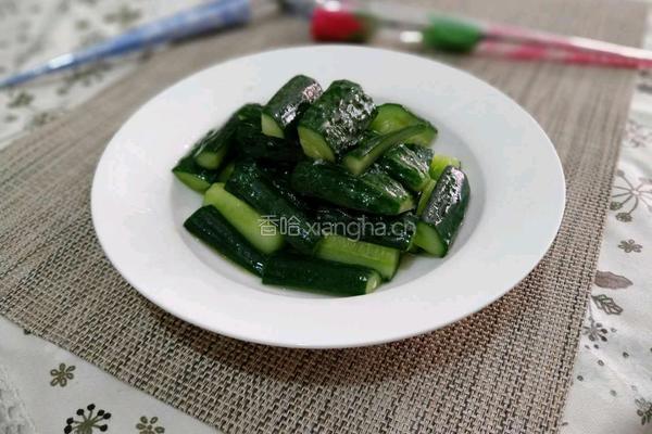 糖醋脆黄瓜的做法图解1