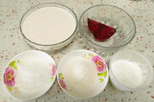 火龙果椰蓉奶冻的做法图解1