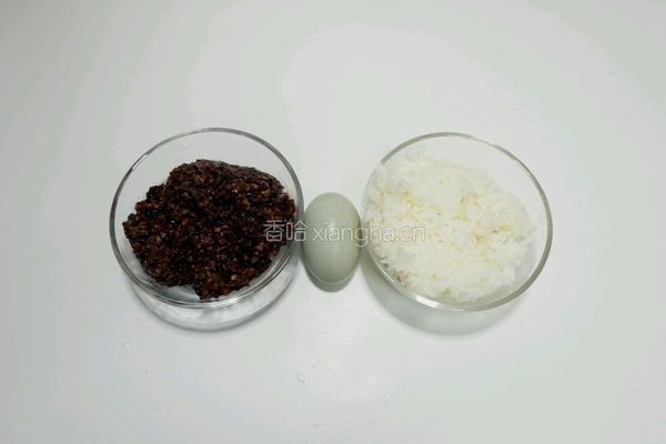 鸭蛋双米饭团的做法图解1