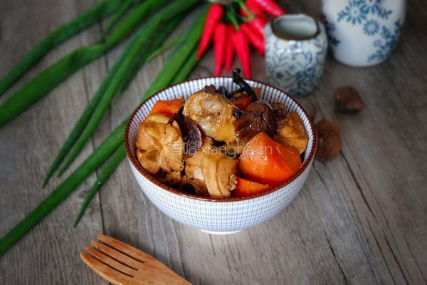 榛蘑炖鸡腿的做法图解11