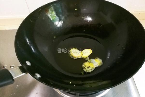 菜油肉丝菠菜汤的做法图解2