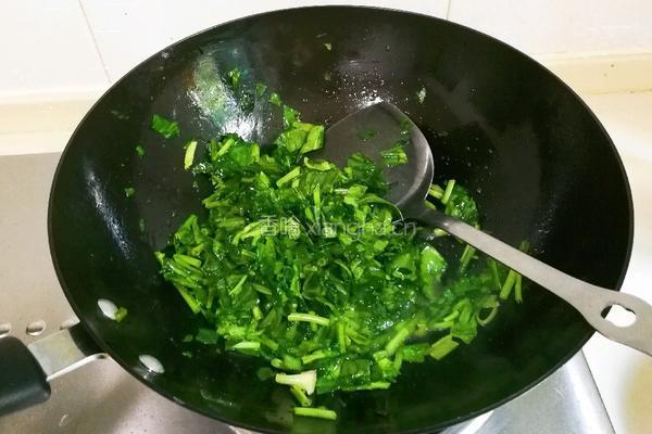 菜油肉丝菠菜汤的做法图解6