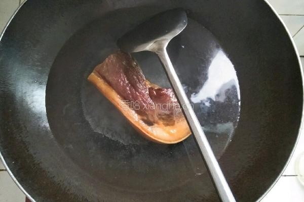 腊肉干煸豆角的做法图解1